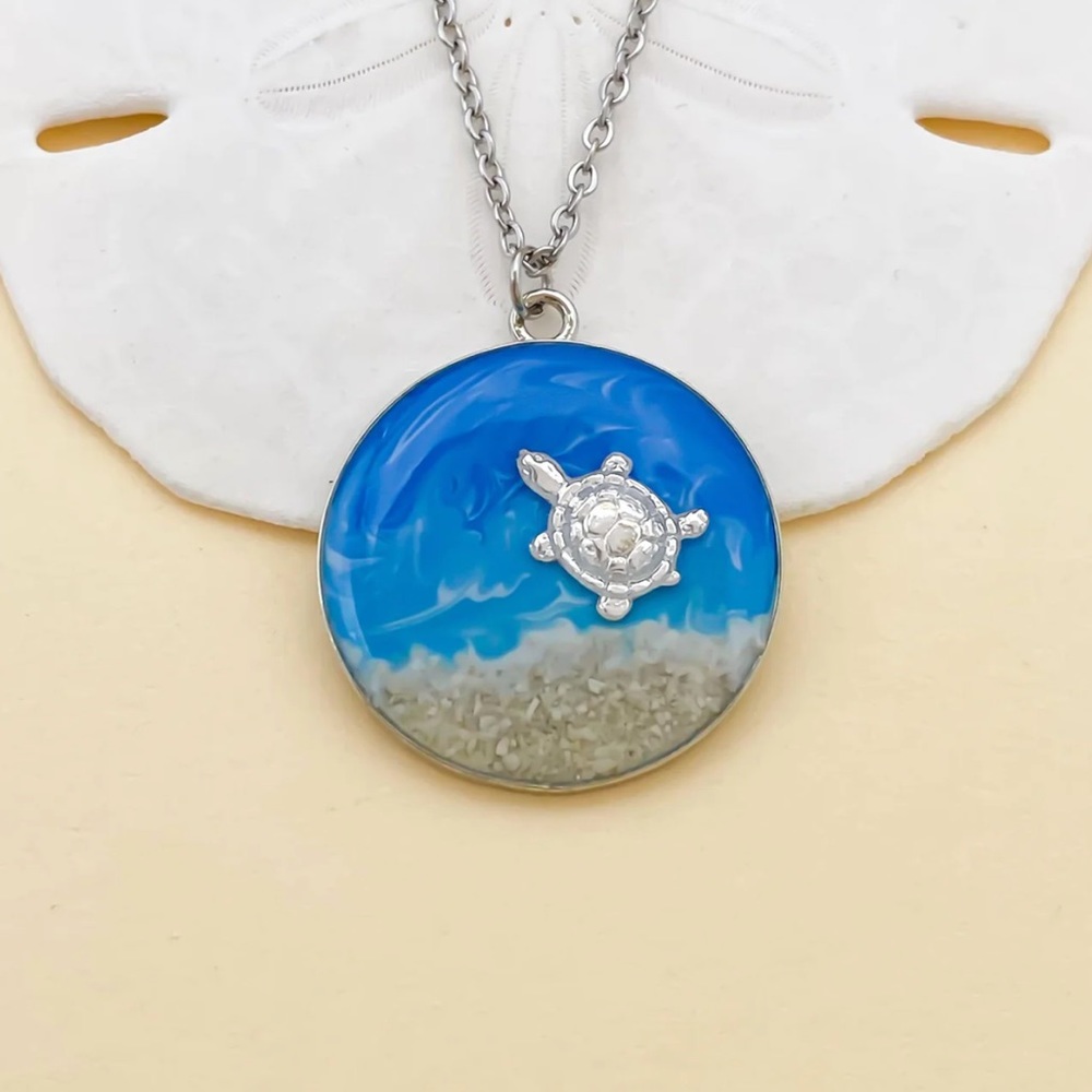 NWT 🏝️ HAND PAINT OCEAN SAND IN RESIN SEA TURTLE STAINLESS STEEL CHAIN NECKLACE - Picture 3 of 6